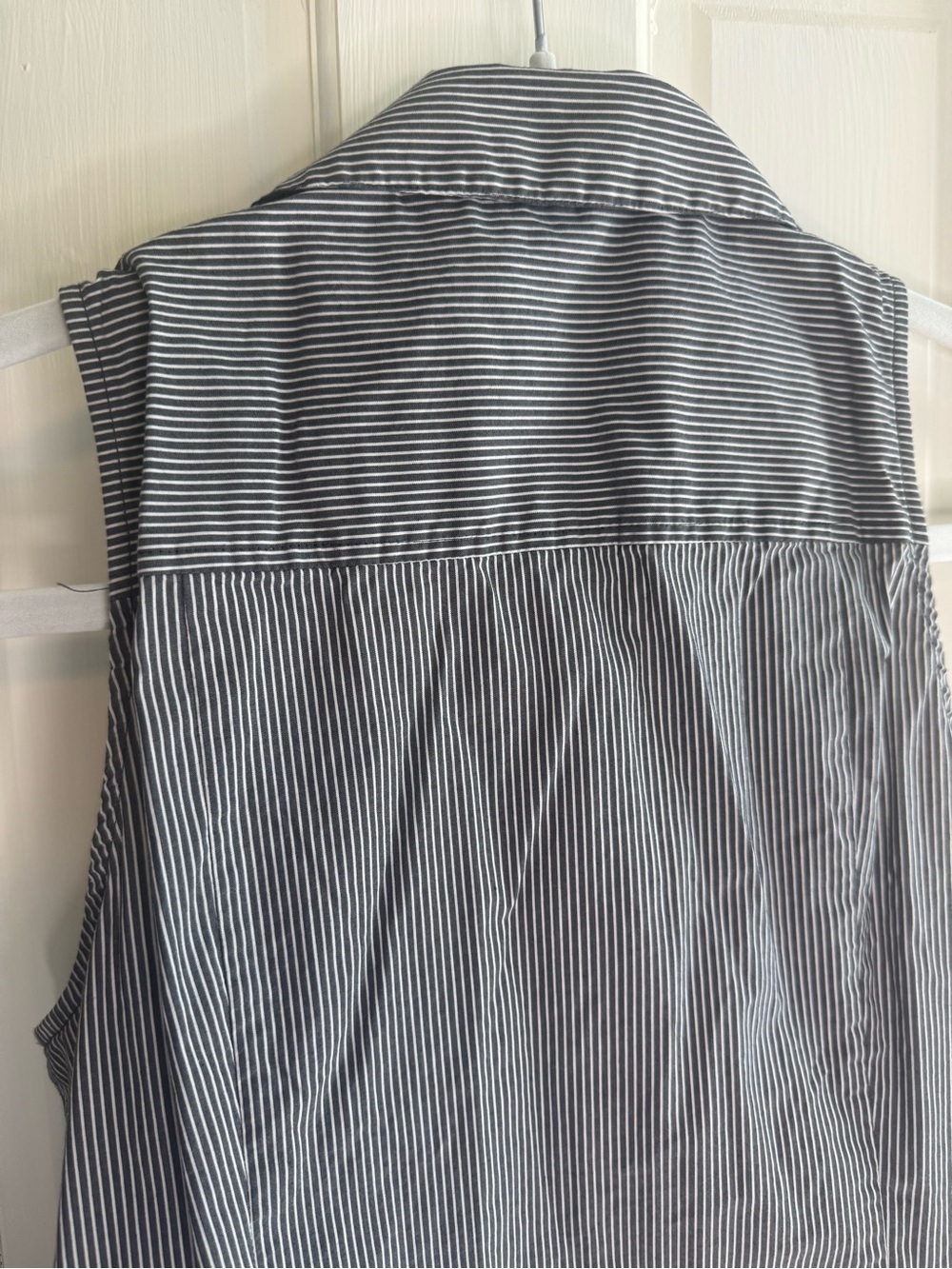 White House Black Market Gray and White Striped Sleeveless Blouse Peplum Poplin - Picture 10 of 10